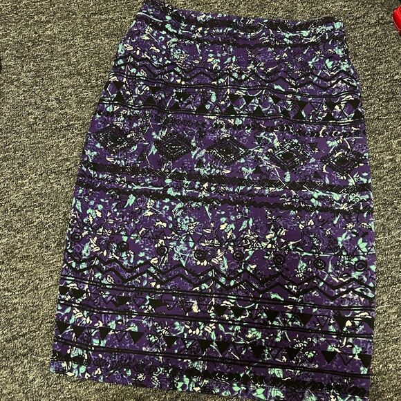LULAROE CASSIE AND MORE SKIRTS 5 SMALL - Picture 6 of 6